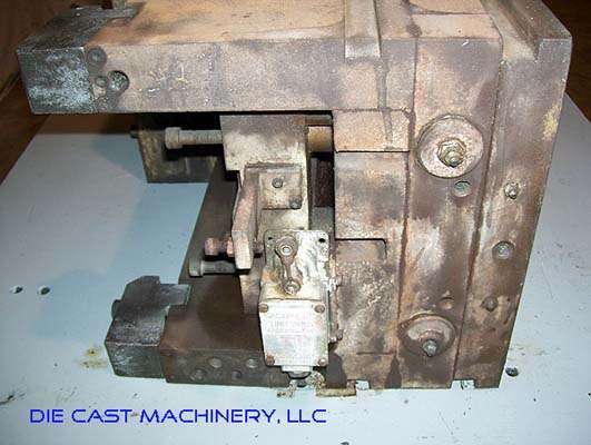 Detailed Pictures of DME Heavy Duty, Double Unit, Cold Chamber Aluminum master unit die holder DCMP-2406