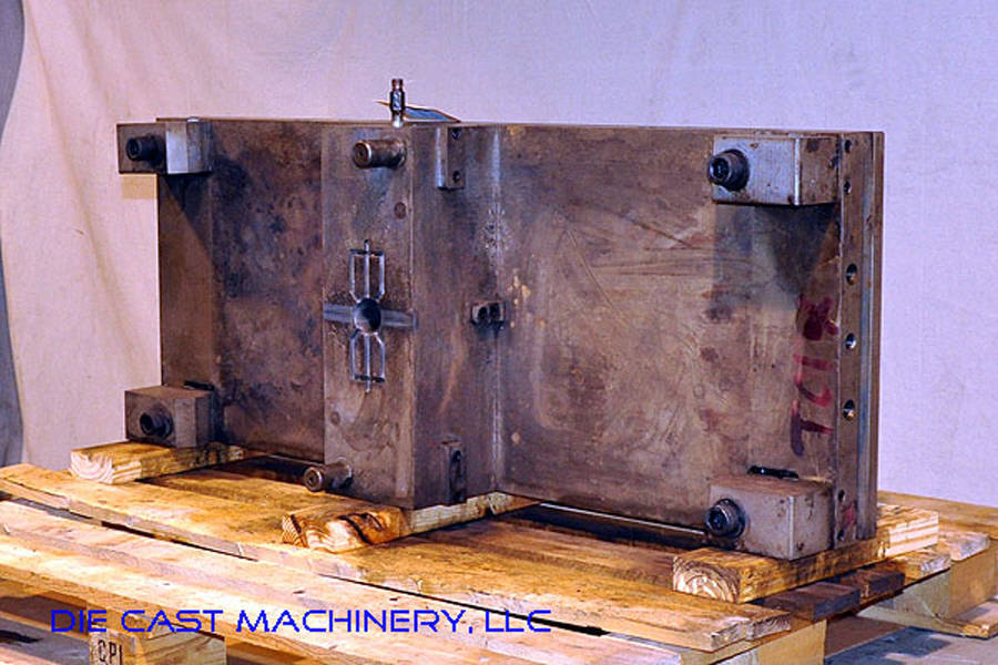 Detailed Pictures of DME Heavy Duty, Double Unit, Hot Chamber Zinc master unit die holder DCMP-2807