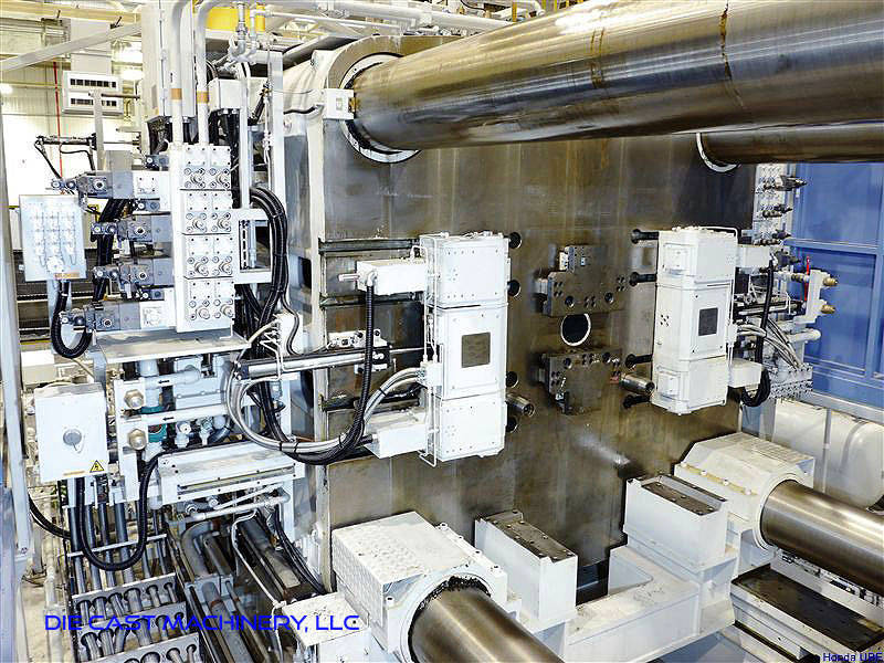 Detailed Pictures of Ube Cold Chamber Die Casting Machine DCMP-2967