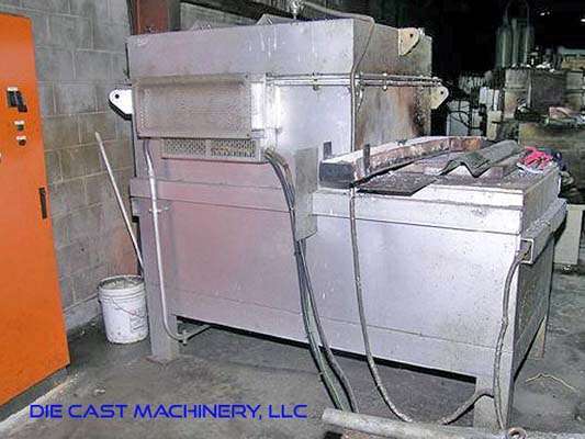 Detailed Pictures of Toshiba Cold Chamber Die Casting Machine DCMP-2990 Detailed Pictures of Toshiba Cold Chamber Die Casting Machine DCMP-2990