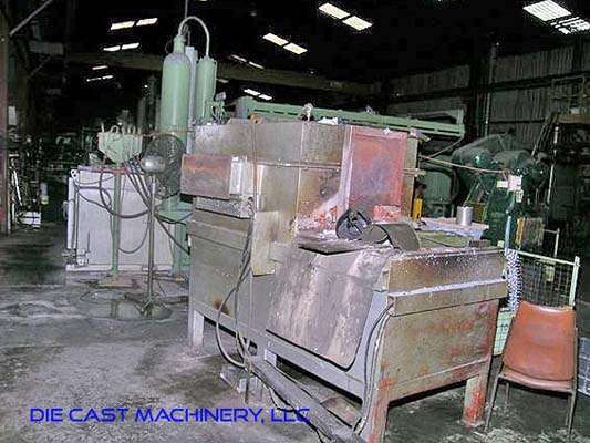 Detailed Pictures of Toshiba Cold Chamber Die Casting Machine DCMP-2990 Detailed Pictures of Toshiba Cold Chamber Die Casting Machine DCMP-2990