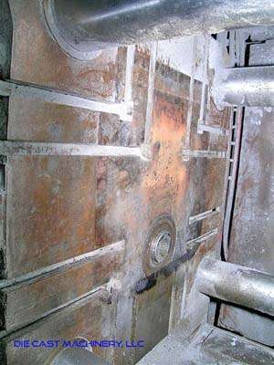 Detailed Pictures of Toshiba Cold Chamber Die Casting Machine DCMP-2990 Detailed Pictures of Toshiba Cold Chamber Die Casting Machine DCMP-2990