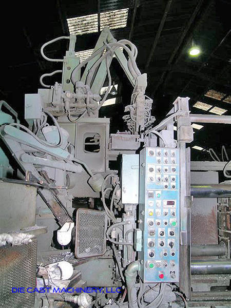 Detailed Pictures of Toshiba Cold Chamber Die Casting Machine DCMP-2990 Detailed Pictures of Toshiba Cold Chamber Die Casting Machine DCMP-2990