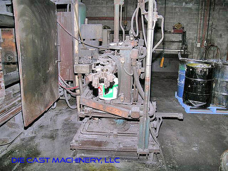 Detailed Pictures of Toshiba Cold Chamber Die Casting Machine DCMP-2990 Detailed Pictures of Toshiba Cold Chamber Die Casting Machine DCMP-2990