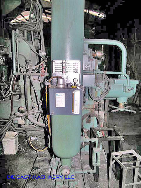 Detailed Pictures of Toshiba Cold Chamber Die Casting Machine DCMP-2990 Detailed Pictures of Toshiba Cold Chamber Die Casting Machine DCMP-2990