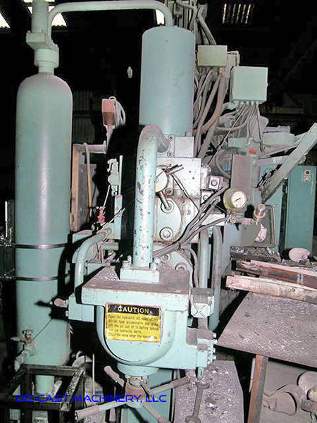 Detailed Pictures of Toshiba Cold Chamber Die Casting Machine DCMP-2990 Detailed Pictures of Toshiba Cold Chamber Die Casting Machine DCMP-2990