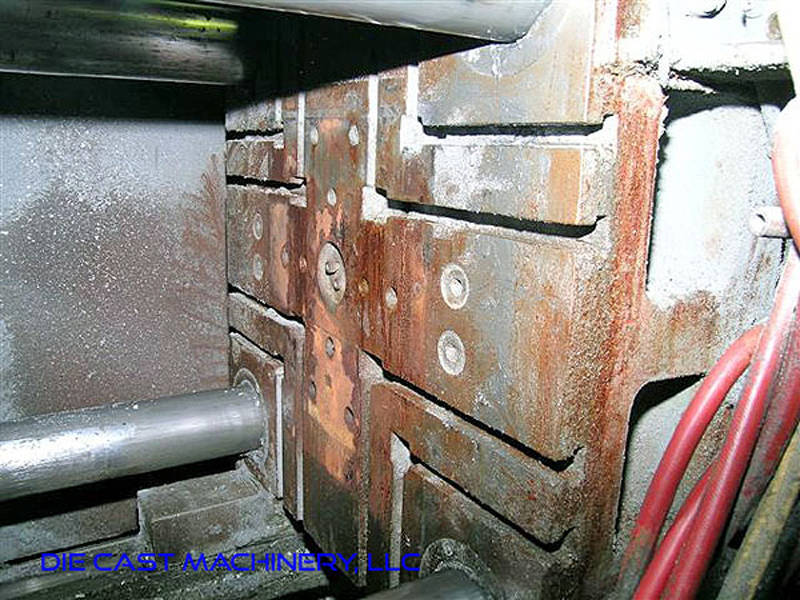 Detailed Pictures of Toshiba Cold Chamber Die Casting Machine DCMP-2990 Detailed Pictures of Toshiba Cold Chamber Die Casting Machine DCMP-2990