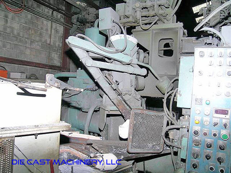 Detailed Pictures of Toshiba Cold Chamber Die Casting Machine DCMP-2990 Detailed Pictures of Toshiba Cold Chamber Die Casting Machine DCMP-2990