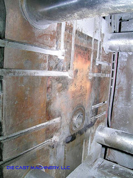 Detailed Pictures of Toshiba Cold Chamber Die Casting Machine DCMP-2990 Detailed Pictures of Toshiba Cold Chamber Die Casting Machine DCMP-2990