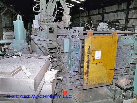 Detailed Pictures of Toshiba Cold Chamber Die Casting Machine DCMP-3011 Detailed Pictures of Toshiba Cold Chamber Die Casting Machine DCMP-3011
