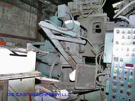 Detailed Pictures of Toshiba Cold Chamber Die Casting Machine DCMP-3011 Detailed Pictures of Toshiba Cold Chamber Die Casting Machine DCMP-3011