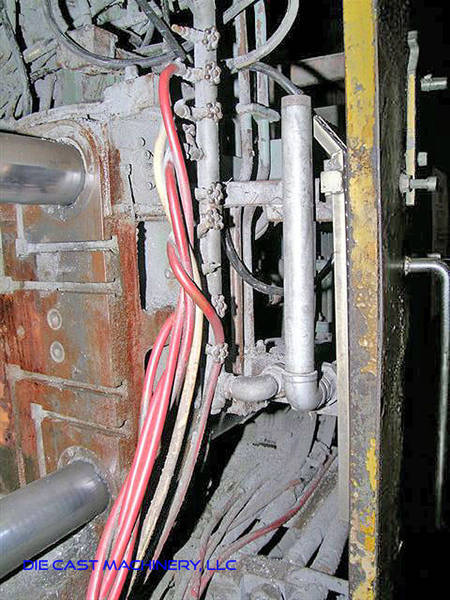 Detailed Pictures of Toshiba Cold Chamber Die Casting Machine DCMP-3011 Detailed Pictures of Toshiba Cold Chamber Die Casting Machine DCMP-3011