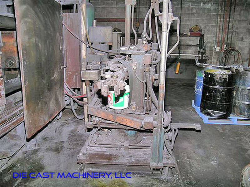 Detailed Pictures of Toshiba Cold Chamber Die Casting Machine DCMP-3011 Detailed Pictures of Toshiba Cold Chamber Die Casting Machine DCMP-3011