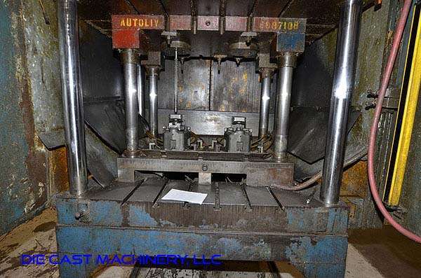 La Foto De Metal Mechanics Modelo 50 Prensa de Recorte de Fundición Vertical En_Venta DCM-3142