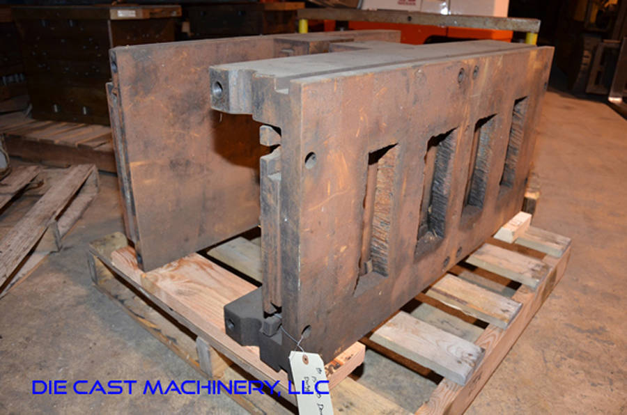 Picture of DME Model DC-1518-Z Standard Duty, Double Unit, Hot Chamber Zinc master unit die holder For_Sale DCM-3485