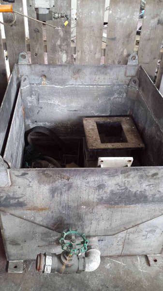 Detailed Pictures of Ube Squeeze Cast Die Casting Machine DCMP-3593 Detailed Pictures of Ube Squeeze Cast Die Casting Machine DCMP-3593