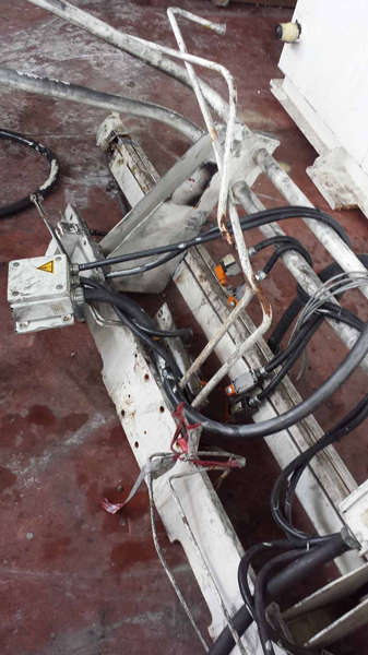 Detailed Pictures of Ube Squeeze Cast Die Casting Machine DCMP-3593 Detailed Pictures of Ube Squeeze Cast Die Casting Machine DCMP-3593