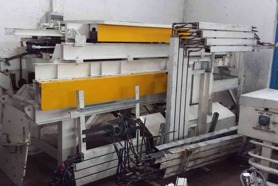 Detailed Pictures of Ube Squeeze Cast Die Casting Machine DCMP-3593 Detailed Pictures of Ube Squeeze Cast Die Casting Machine DCMP-3593