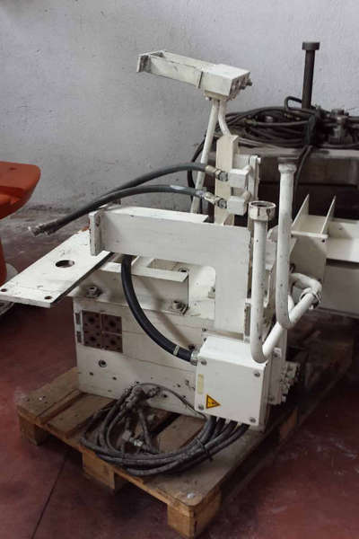 Detailed Pictures of Ube Squeeze Cast Die Casting Machine DCMP-3593 Detailed Pictures of Ube Squeeze Cast Die Casting Machine DCMP-3593