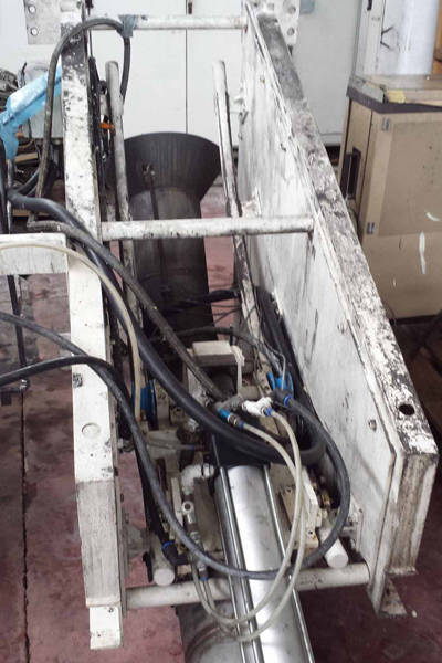 Detailed Pictures of Ube Squeeze Cast Die Casting Machine DCMP-3593 Detailed Pictures of Ube Squeeze Cast Die Casting Machine DCMP-3593