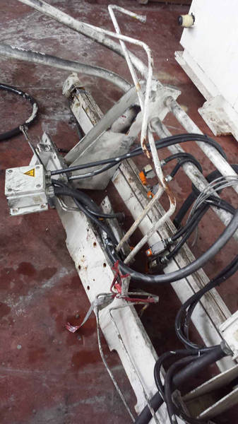 Detailed Pictures of Ube Squeeze Cast Die Casting Machine DCMP-3593 Detailed Pictures of Ube Squeeze Cast Die Casting Machine DCMP-3593