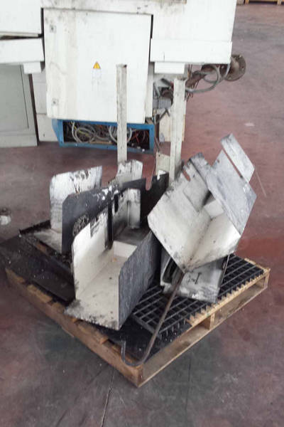Detailed Pictures of Ube Squeeze Cast Die Casting Machine DCMP-3593 Detailed Pictures of Ube Squeeze Cast Die Casting Machine DCMP-3593