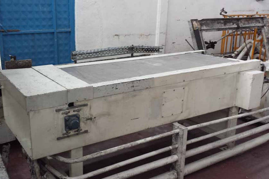 Detailed Pictures of Ube Squeeze Cast Die Casting Machine DCMP-3593 Detailed Pictures of Ube Squeeze Cast Die Casting Machine DCMP-3593