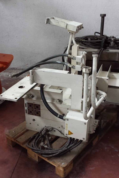 Detailed Pictures of Ube Squeeze Cast Die Casting Machine DCMP-3593 Detailed Pictures of Ube Squeeze Cast Die Casting Machine DCMP-3593