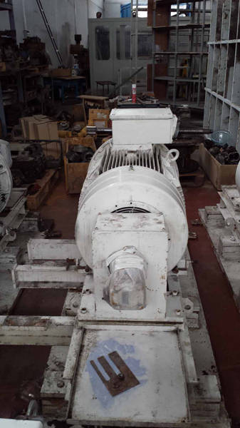 Detailed Pictures of Ube Squeeze Cast Die Casting Machine DCMP-3593 Detailed Pictures of Ube Squeeze Cast Die Casting Machine DCMP-3593
