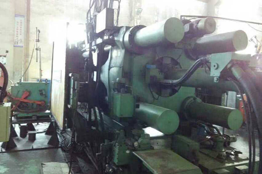 Detailed Pictures of Italpresse Cold Chamber Die Casting Machine DCMP-3634