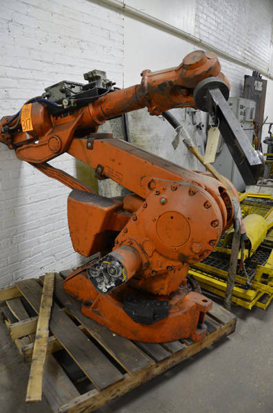 Picture of ABB IRB 4400/60 Six Axis Foundry Rated Industrial Robot with Extractor Package/Gripper for Extracting Die Castings For_Sale DCMP-3658