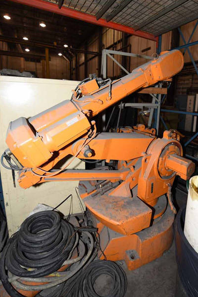 Picture of ABB IRB 4400/60 Six Axis Industrial Robot with Extractor Package/Gripper For Extracting Die Castings For_Sale DCMP-3675