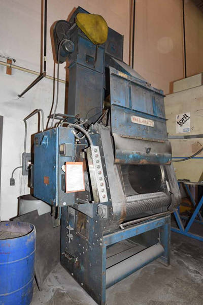 Detailed Pictures of Wheelabrator Steel Belt Tumble Shot Blast Machine DCMP-3701