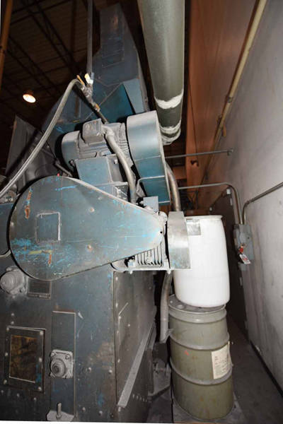 Detailed Pictures of Wheelabrator Steel Belt Tumble Shot Blast Machine DCMP-3701