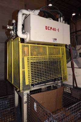 Imagen de Cuatro Columnas (poste) Prensa Hidráulica Vertical de Corte de Fundición a Presión En_Venta DCM-3714