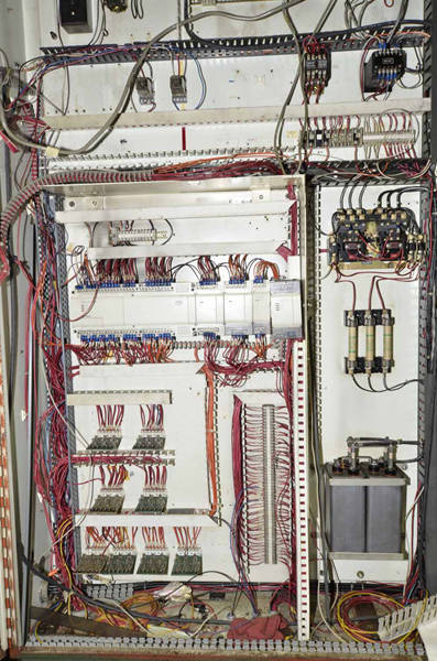 Detailed Pictures of Ex-Cell-O B&T Cold Chamber Die Casting Machine DCMP-3726 Detailed Pictures of Ex-Cell-O B&T Cold Chamber Die Casting Machine DCMP-3726