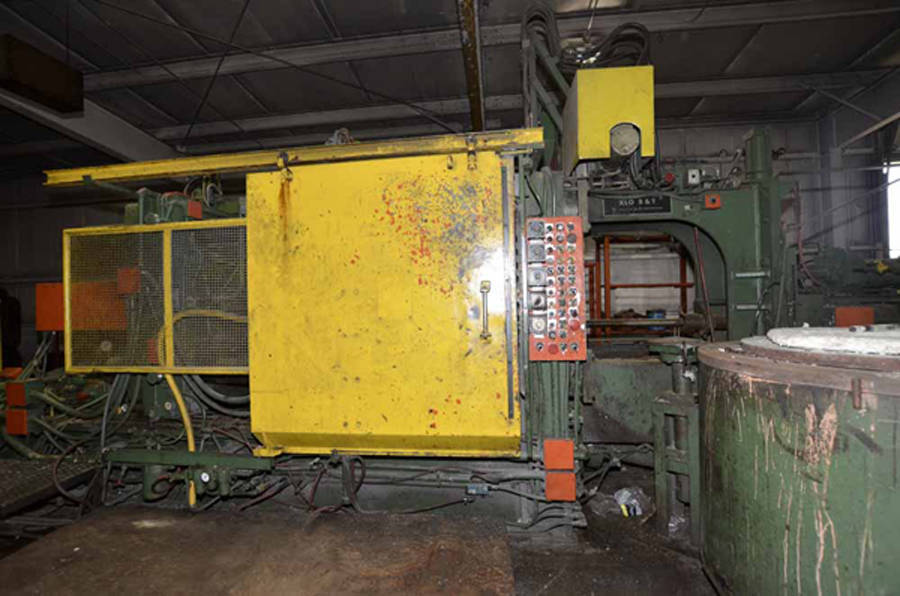Detailed Pictures of Ex-Cell-O B&T Cold Chamber Die Casting Machine DCMP-3726 Detailed Pictures of Ex-Cell-O B&T Cold Chamber Die Casting Machine DCMP-3726