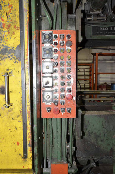Detailed Pictures of Ex-Cell-O B&T Cold Chamber Die Casting Machine DCMP-3726 Detailed Pictures of Ex-Cell-O B&T Cold Chamber Die Casting Machine DCMP-3726