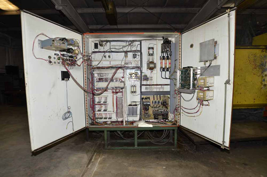 Detailed Pictures of Ex-Cell-O B&T Cold Chamber Die Casting Machine DCMP-3726 Detailed Pictures of Ex-Cell-O B&T Cold Chamber Die Casting Machine DCMP-3726