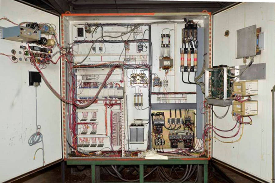 Detailed Pictures of Ex-Cell-O B&T Cold Chamber Die Casting Machine DCMP-3726 Detailed Pictures of Ex-Cell-O B&T Cold Chamber Die Casting Machine DCMP-3726