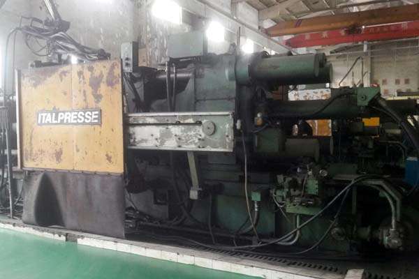Detailed Pictures of Italpresse Cold Chamber Die Casting Machine DCMP-3733