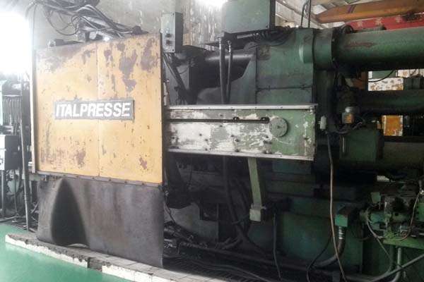 Detailed Pictures of Italpresse Cold Chamber Die Casting Machine DCMP-3733