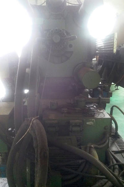 Detailed Pictures of Italpresse Cold Chamber Die Casting Machine DCMP-3733