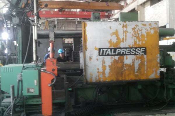 Detailed Pictures of Italpresse Cold Chamber Die Casting Machine DCMP-3734