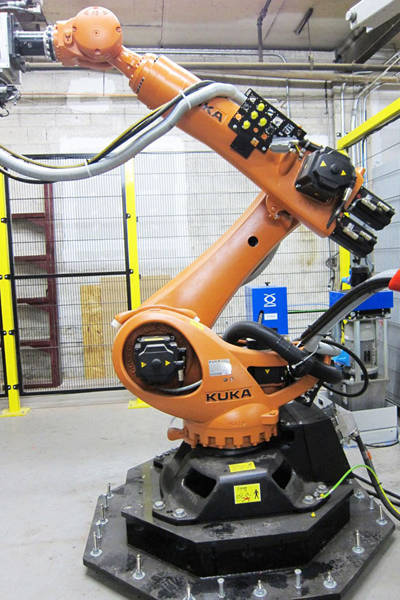 Used Kuka KR 150 R2700 Extra 150 KG Six Axis Foundry Rated Robot For ...