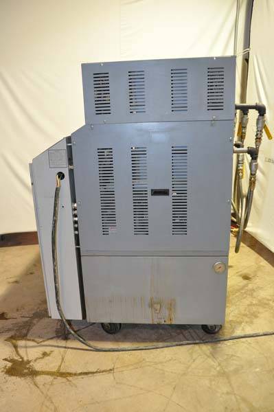 La Foto De Mokon H54324-D4 Unidad de Control de Temperatura del Calentador de Proceso de Aceite Caliente Portátil de Tres Zonas con Circuito de Agua de Enfriamiento En_Venta DCMP-3823