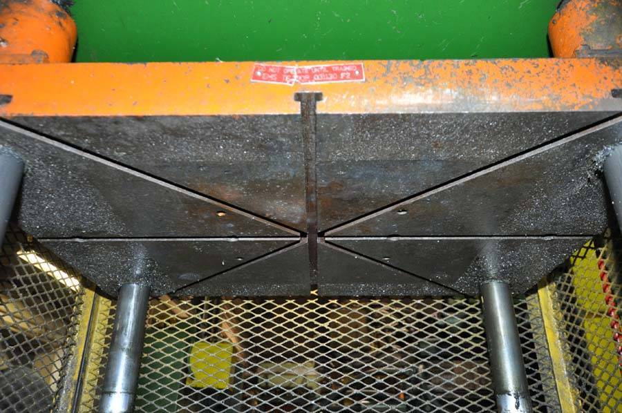 Picture of Metal Mechanics 15 Four Column (Post) Vertical Hydraulic Die Casting Trim Press For_Sale DCMP-3841