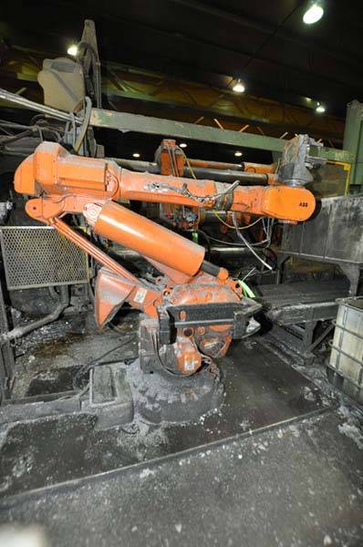 Picture of ABB IRB 6400 Six Axis Industrial Robot with Extractor Package/Gripper For Extracting Die Castings For_Sale DCMP-3860