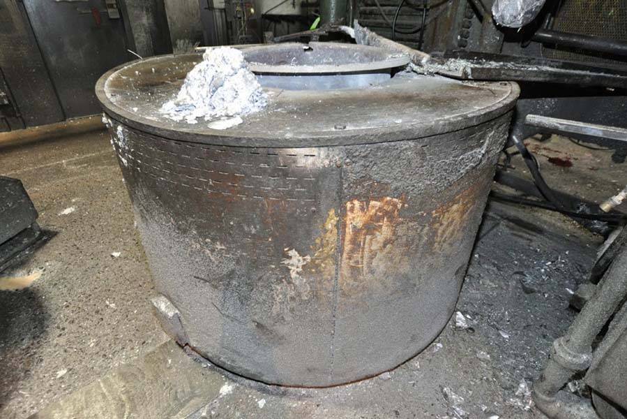 Picture of Thermtronix Electric Heated Silicon Carbide Crucible Type Aluminum Melting Furnace DCMP-3883