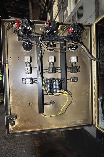 Detailed Pictures of Thermtronix Electric Heated Crucible Melting Furnace DCMP-3883 Detailed Pictures of Thermtronix Electric Heated Crucible Melting Furnace DCMP-3883